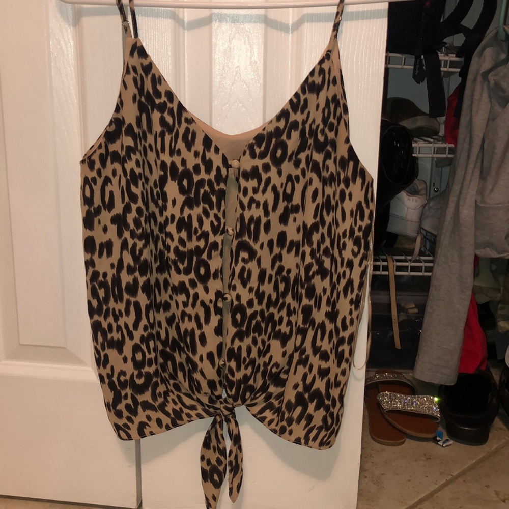 Leopard string top